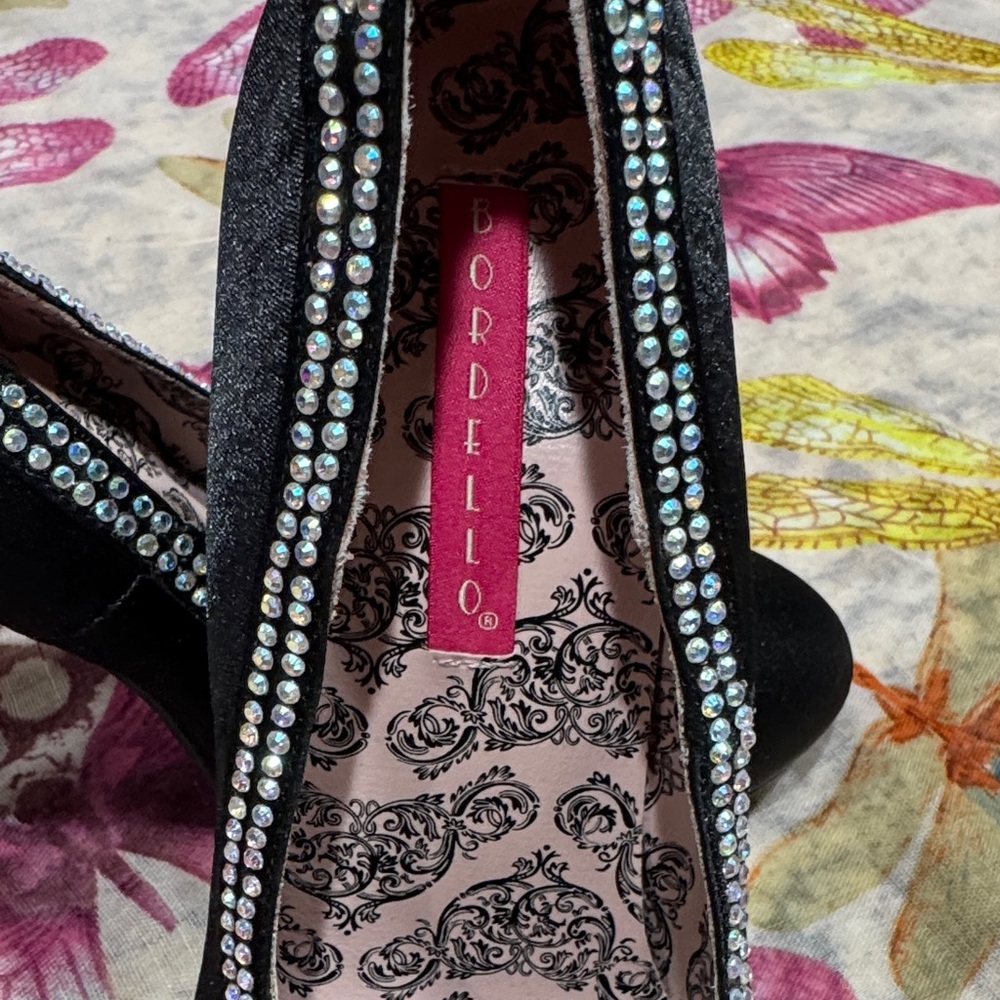 Bordello Rhinestone Trim Black Pumps Heels Size 6 Glam Stiletto NWT - Picture 2 of 5